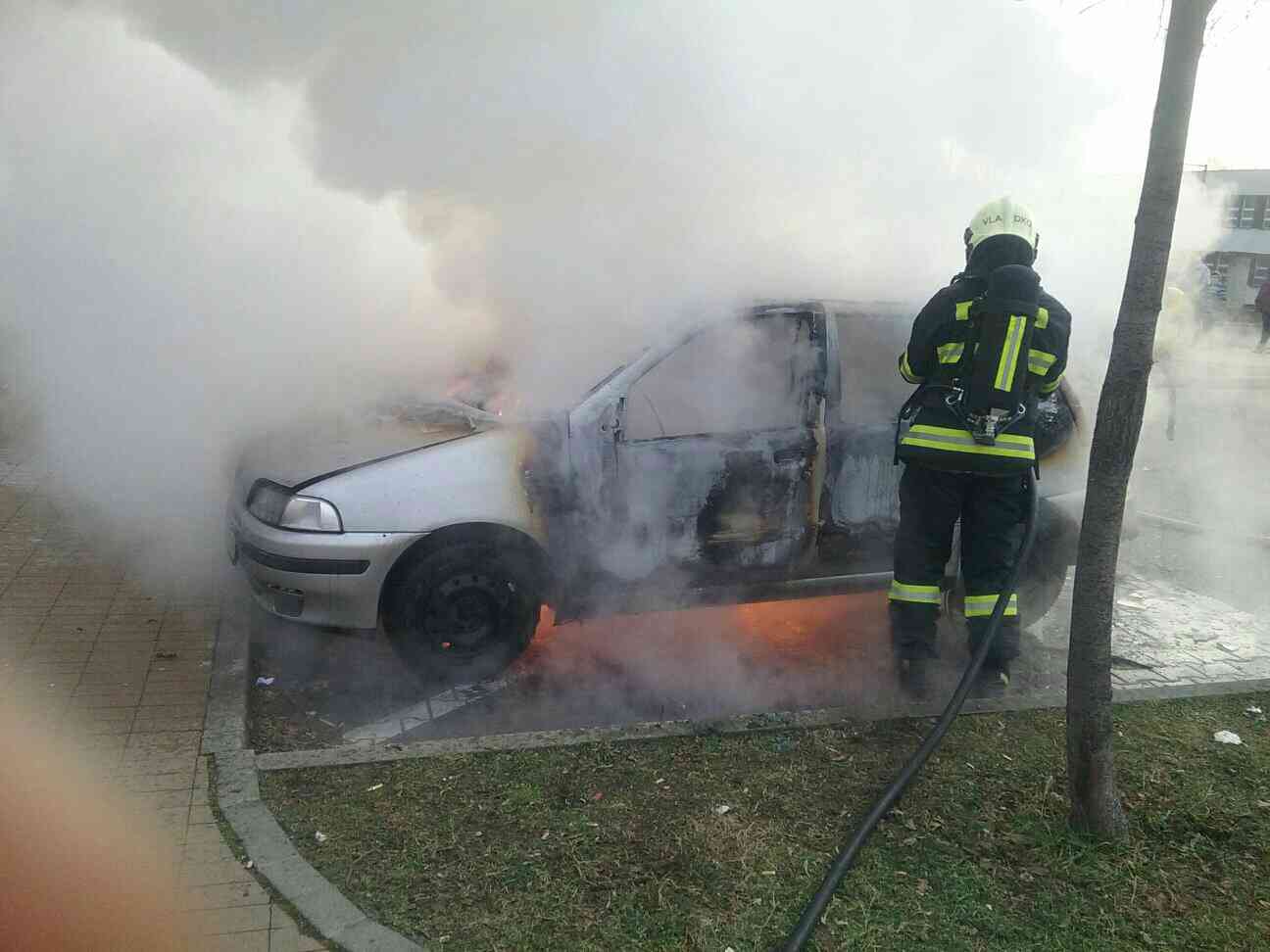 01 - Požiar osobného motorového vozidla v Trnave